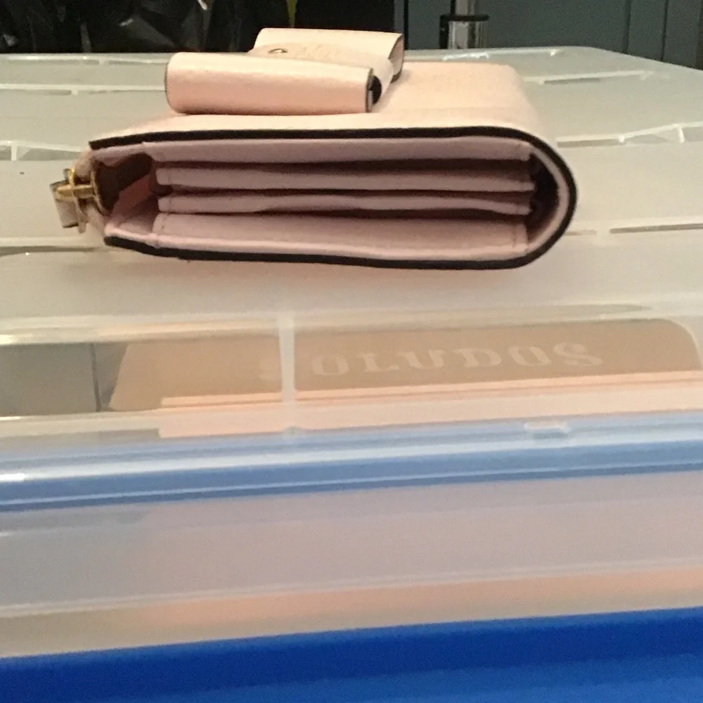 Kate Spade Blush Bow Wallet - Picture 4 of 12